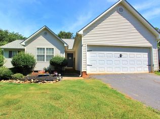 507 Hammett Rd, Wellford, SC 29385