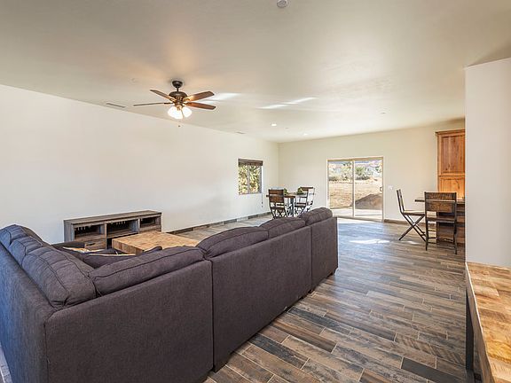 5th image of 8850 San Vicente Dr
