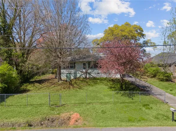 5014 Lucille Ave NW, Acworth, GA 30101