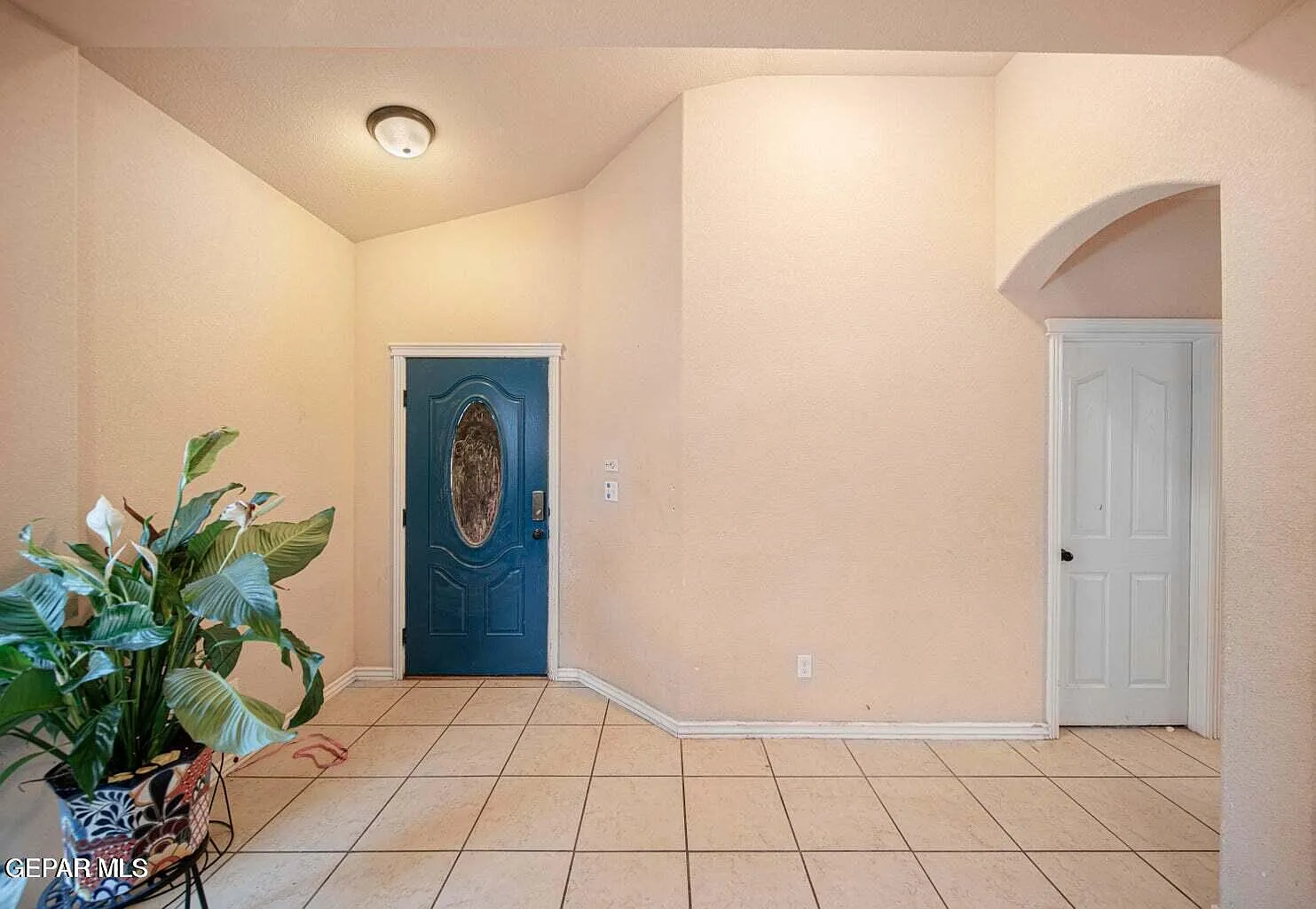 4 bed, 2.0 bath, 1657 sqft, $1,700 — Photo 2