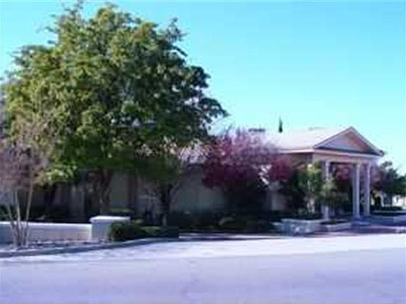 3rd image of 6100 Pinehurst Dr
