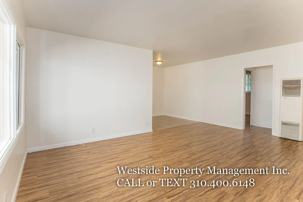 Building Photo - 644 Westbourne Dr #2