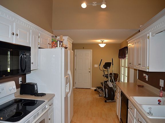 5th image of 302 Ferncliff Dr