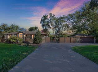 4816 Overlook Dr, Bloomington, MN 55437