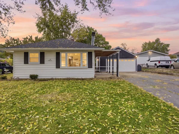1014 Chippewa Cir, Carpentersville, IL 60110