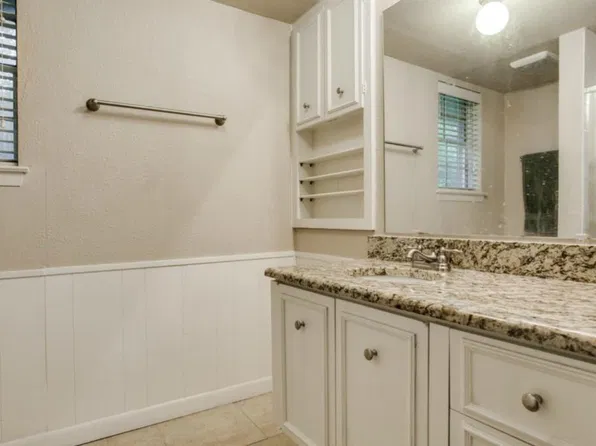 3801 Eugene Ct N, Irving, TX 75062