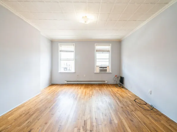 407 4th Street image 1 of 17