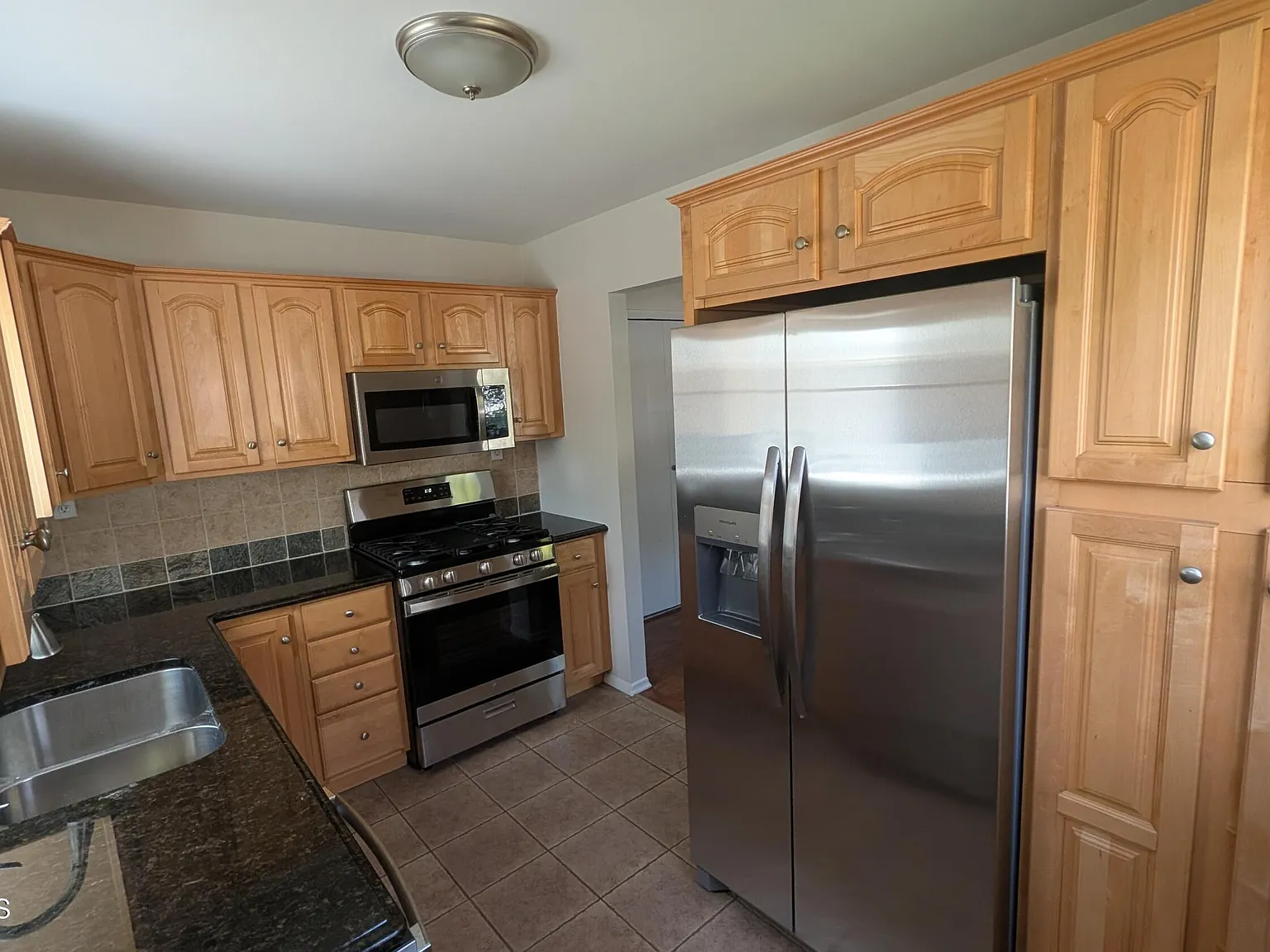 3 bed, 1326 sqft, $4,000 — Photo 4