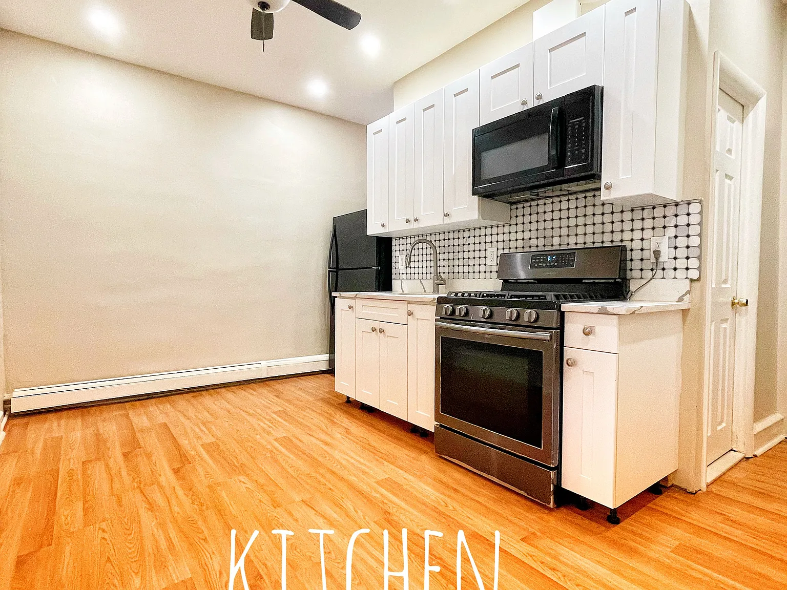 2 bed, 1.0 bath, $1,400 — Photo 3