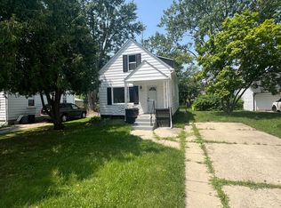 25271 Ford St, Roseville, MI 48066