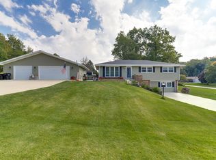 14529 Lunar Dr, Bloomington, IL