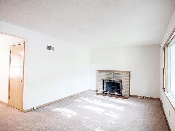 4th image of 3220 N 52nd Ter