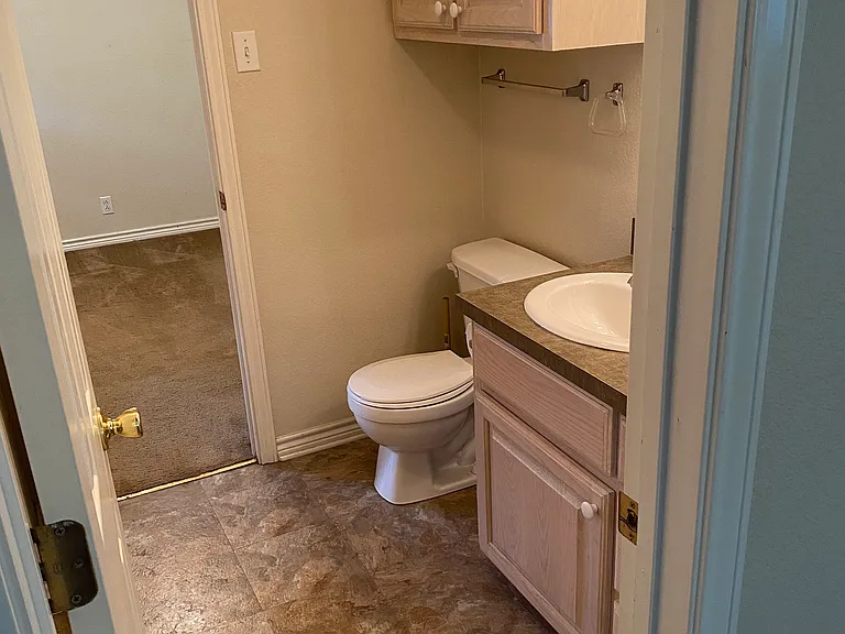 2920 W Parnell St #101 — Photo 7