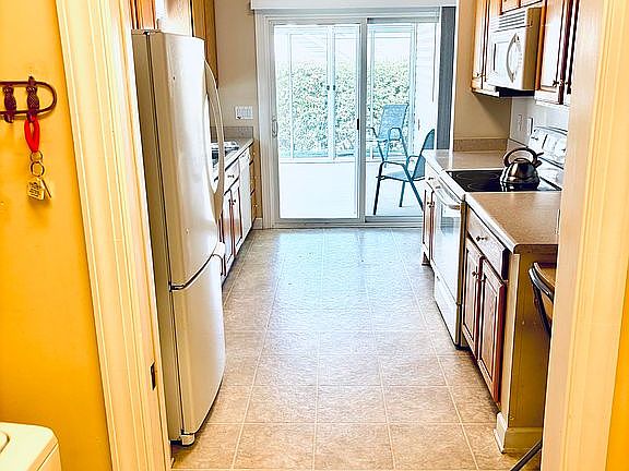 3rd image of 408 Garner Dr