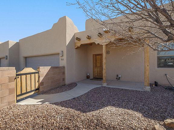 5th image of 900 Acapulco Ct NE