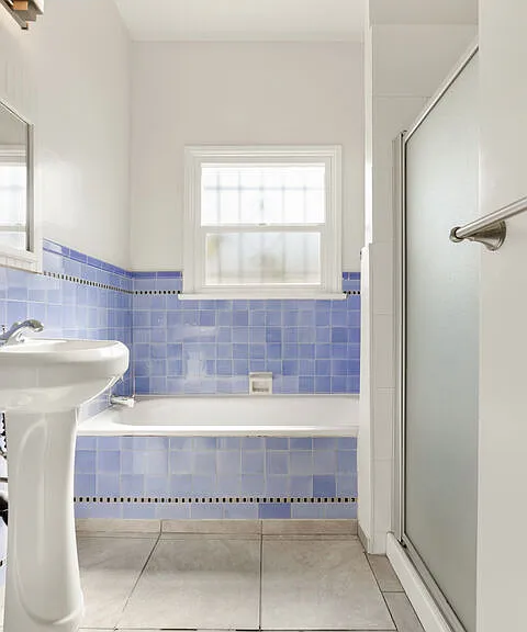 726 S Dunsmuir Ave — Photo 36