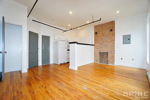 Rented by Spire Group | media 2