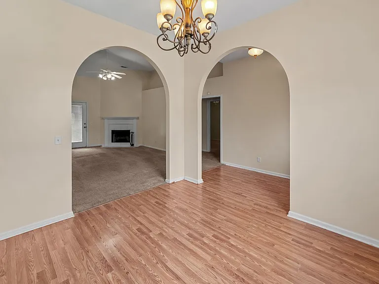 119 Pampas Dr — Photo 8