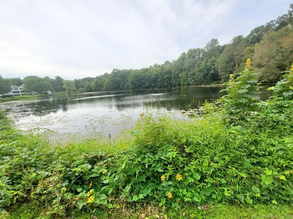 76 Rowayton Woods Drive #76, Norwalk, CT 06854