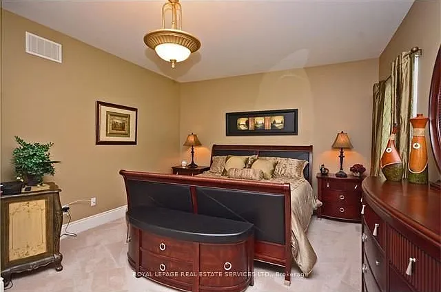 2271 Lyndhurst Dr — Photo 15