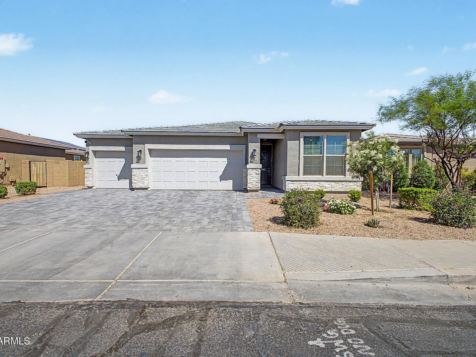 3 bed, 3.0 bath, 1878 sqft, $1,950 — Photo 2