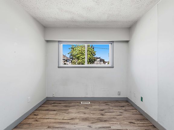 4th image of 14742 106a Ave