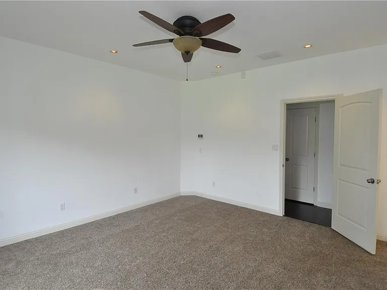 3323 Pine Needle Cir — Photo 28