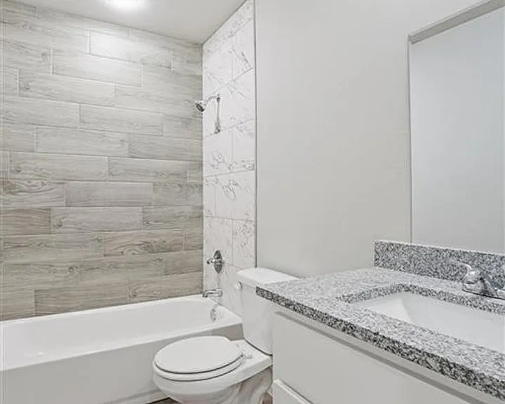 207 W C Ave — Photo 12