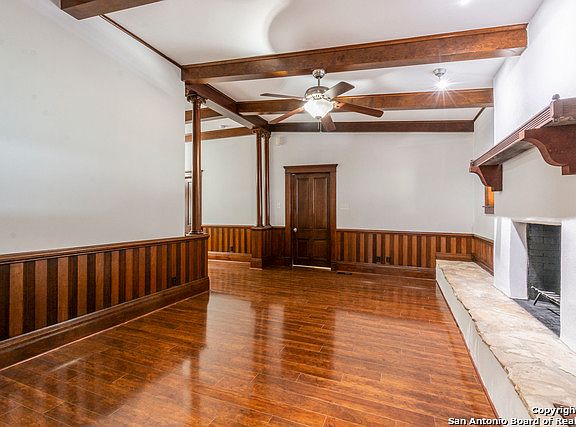 4th image of 502 E Krezdorn St