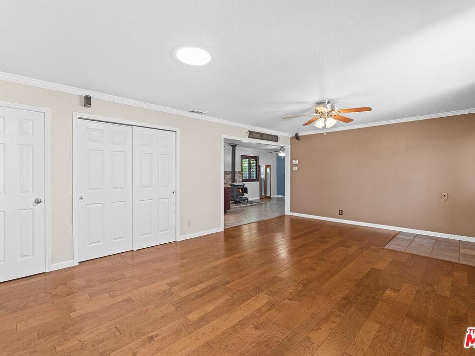 1st image of 940 School St