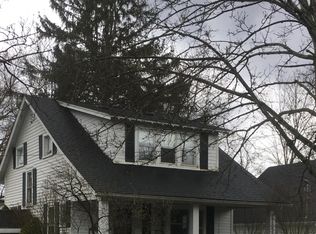 121 Hall St, Chagrin Falls, OH 44022