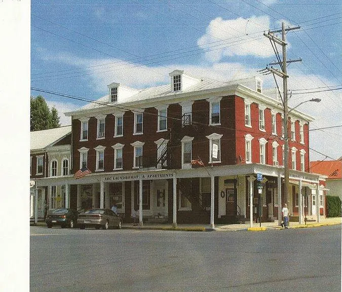 6 S Lancaster St — Photo 1