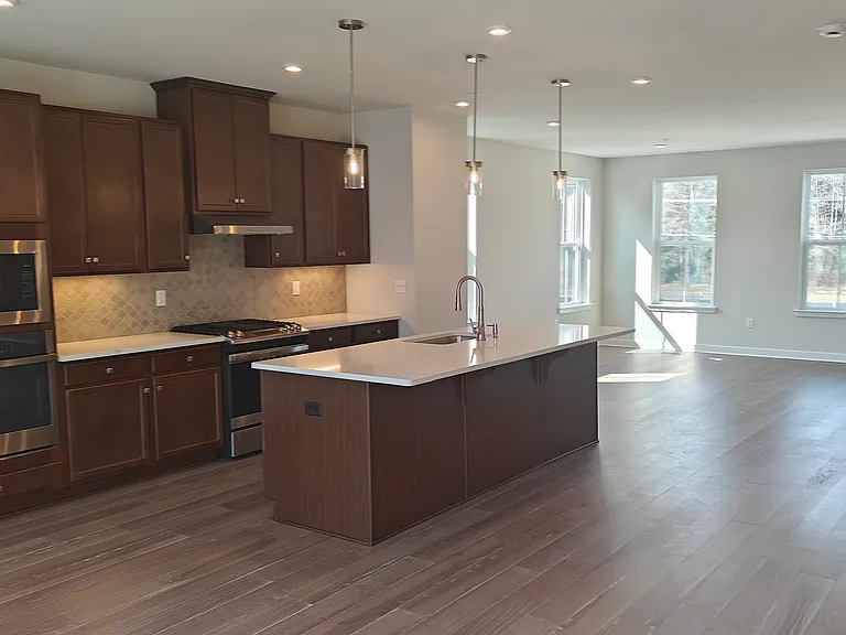 108 S Durham Dr — Photo 16