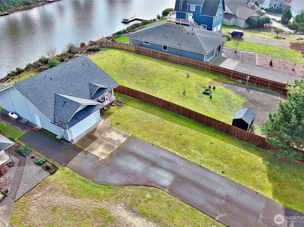 338 Wildwood Avenue SE, Ocean Shores, WA 98569