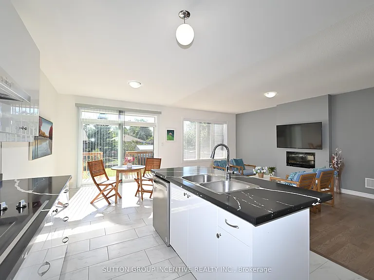 23 Beatrice Dr — Photo 16