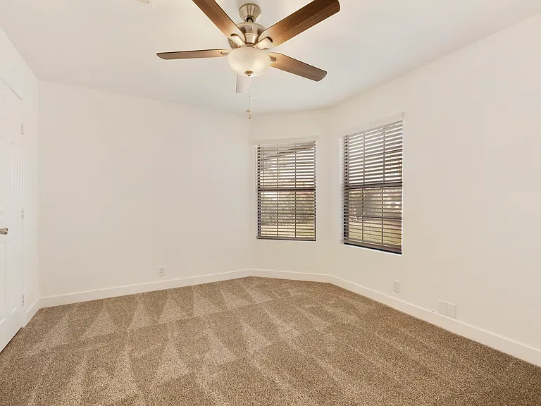 5656 E Saint John Rd — Photo 16