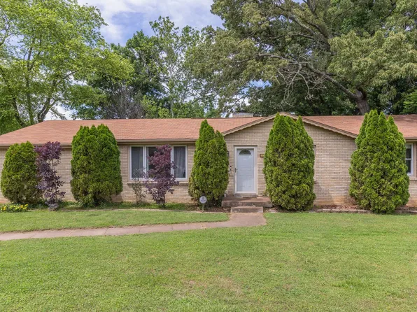 145 Saratoga Dr, Clarksville, TN 37042