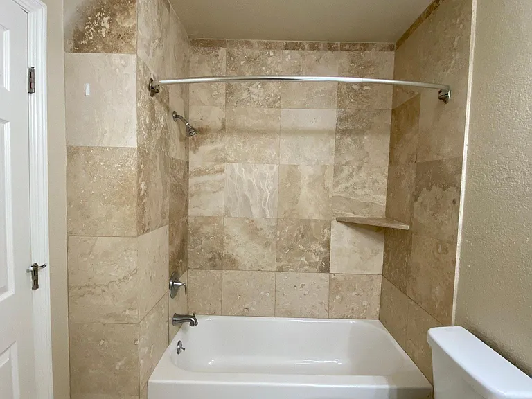Almaden Plaza Apartments — Photo 11