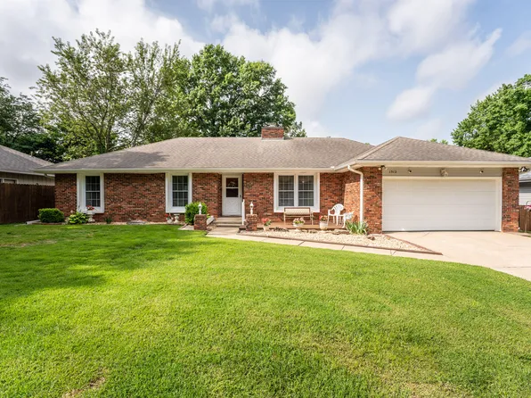 1512 E Walnut Lawn Street, Springfield, MO 65804