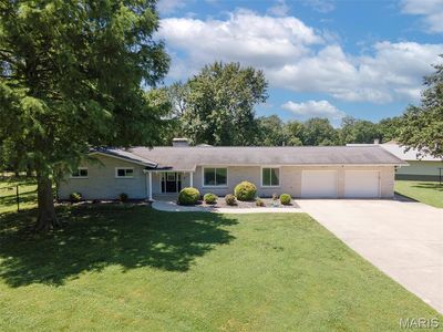 5 Lakeshore Dr, New Baden, IL, 62265