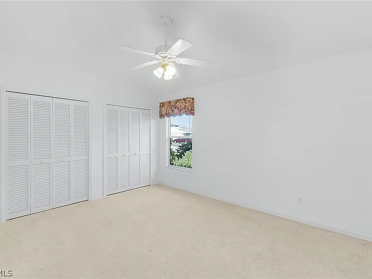 9439 Palm Island Cir — Photo 26