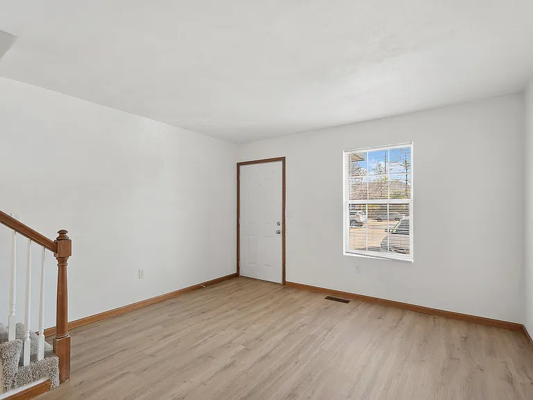 ReNew Edwardsville Apartment Collection — Photo 17