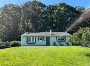 13 Defense Hill Rd, Shoreham, NY 11786