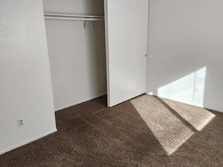 Desert Sun Apartments — Photo 48