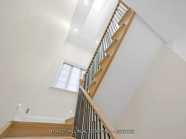 132 Lothian Ave — Photo 18