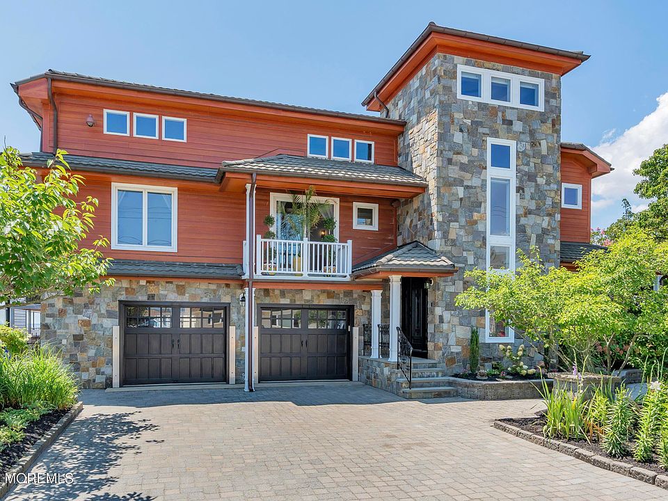 1st image of 33 Rochester Drive