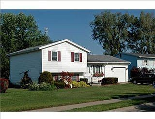1st image of 1121 Sylvan Ln