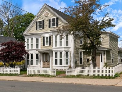 87 Friend St #A, Amesbury, MA, 01913