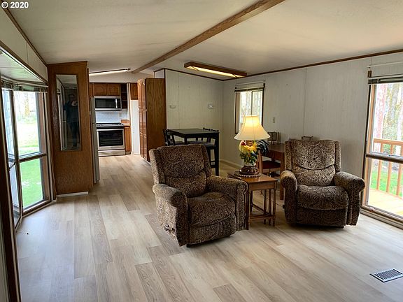 3rd image of 305 NE Fairground Ave
