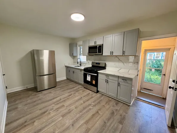 3008 Fenwick Rd, Camden, NJ 08104